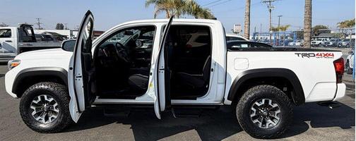 2016 Toyota Tacoma SR