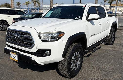 2016 Toyota Tacoma SR