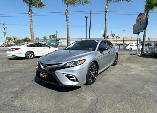 2020 Toyota Camry SE