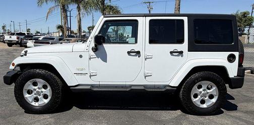 Bright White Clearcoat 2014 Jeep Wrangler Unlimited Sahara