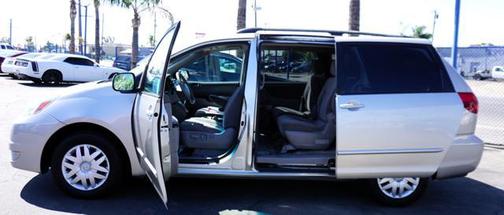 2005 Toyota Sienna LE
