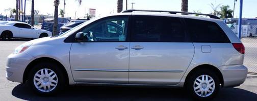 2005 Toyota Sienna LE