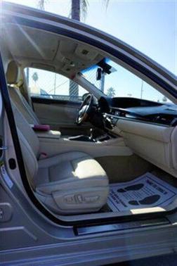 2014 Lexus ES 300h Base