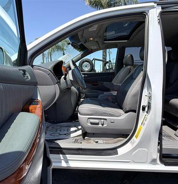 Pearl 2006 Toyota Sienna XLE