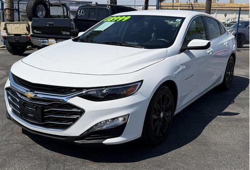 Summit White 2023 Chevrolet Malibu FWD 1LT