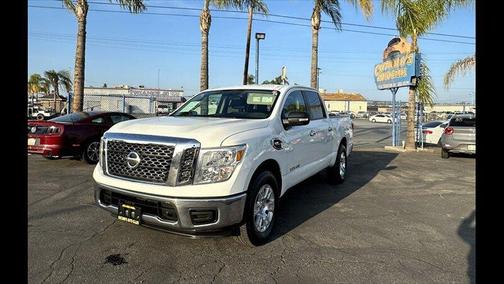 2017 Nissan Titan SV