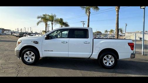 2017 Nissan Titan SV