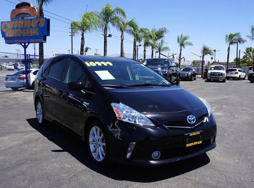 2013 Toyota Prius v Two