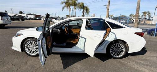 2021 Toyota Avalon Hybrid Limited