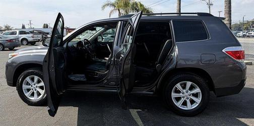 2013 Toyota Highlander SE