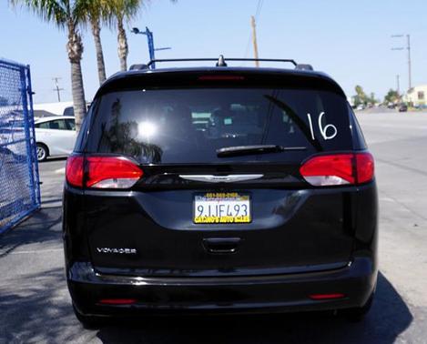 2021 Chrysler Voyager LXI