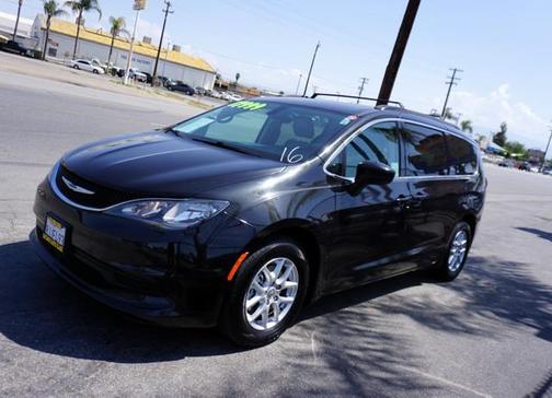 2021 Chrysler Voyager LXI