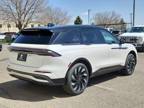 2025 Lincoln Nautilus Reserve