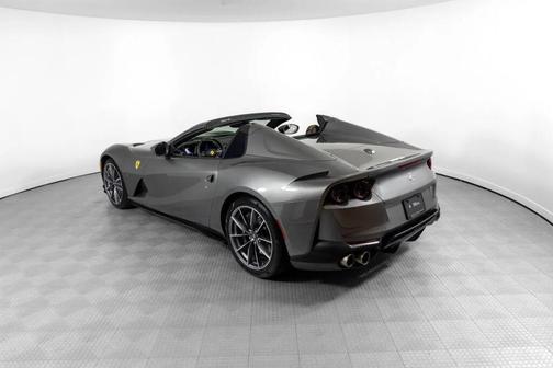 2022 Ferrari 812 GTS 