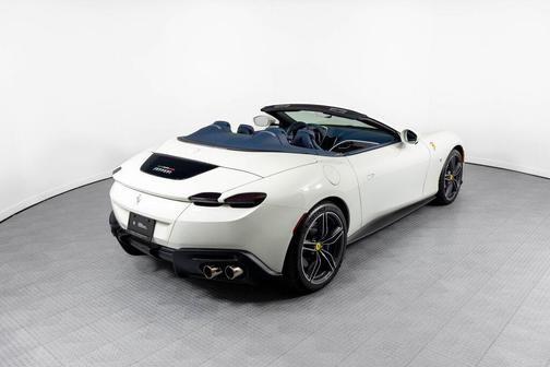 Bianco Avus 2024 Ferrari Roma Spider