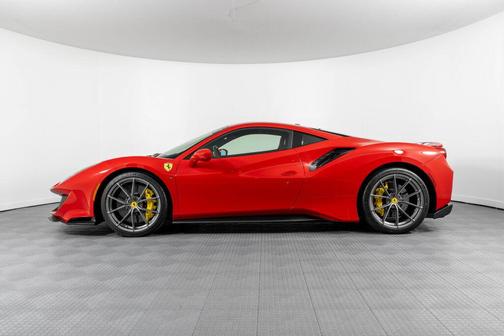 2020 Ferrari 488 Pista Base