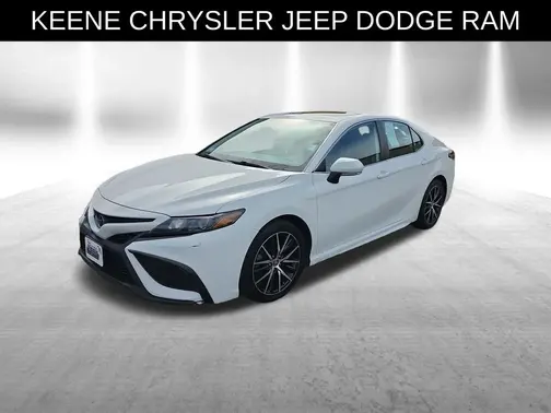 White 2023 Toyota Camry SE