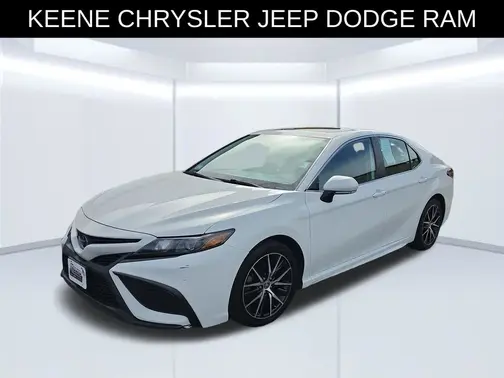 White 2023 Toyota Camry SE
