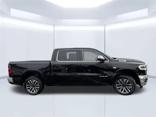 Diamond Black Crystal Pearl-Coat Exterior Paint 2026 RAM 1500 Limited