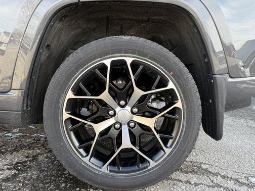2025 Jeep Grand Cherokee Summit