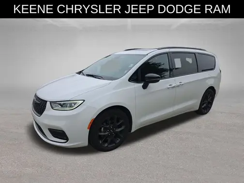 White 2025 Chrysler Pacifica Limited
