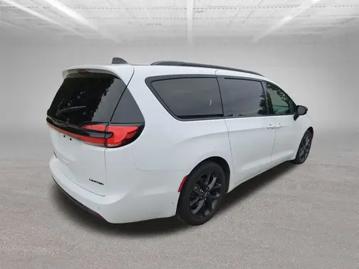 White 2025 Chrysler Pacifica Limited