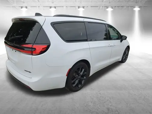 White 2025 Chrysler Pacifica Limited