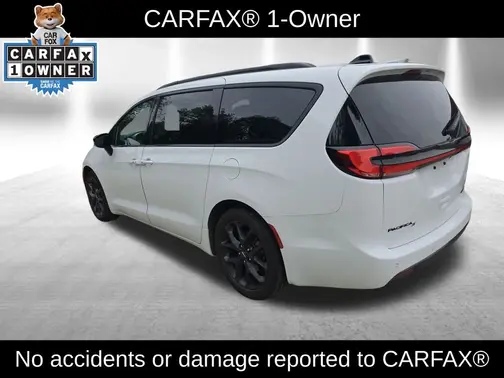 White 2025 Chrysler Pacifica Limited