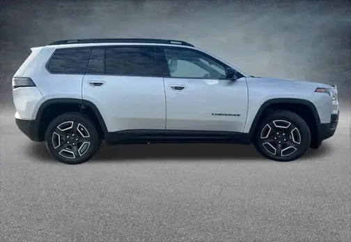 Silver Zynith Clear-Coat Exterior Paint 2026 Jeep Cherokee Limited