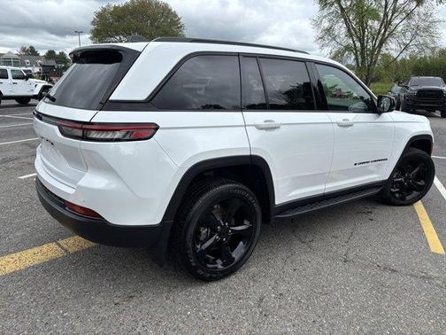 2024 Jeep Grand Cherokee Laredo