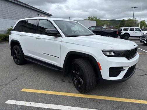 2024 Jeep Grand Cherokee Laredo