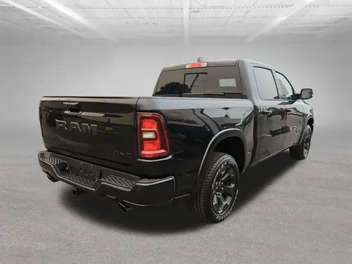 Diamond Black Crystal Pearl-Coat Exterior Paint 2026 RAM 1500 Big Horn/Lone Star