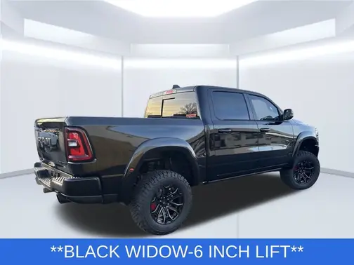 Diamond Black Crystal Pearl-Coat Exterior Paint 2026 RAM 1500 Big Horn/Lone Star