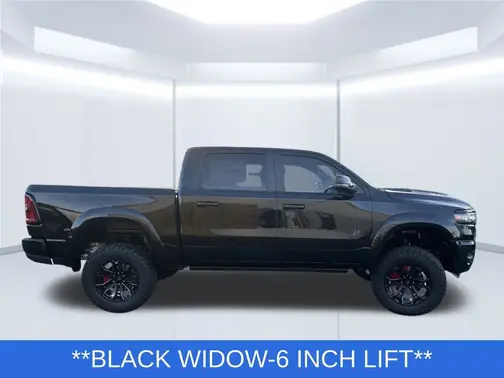 Diamond Black Crystal Pearl-Coat Exterior Paint 2026 RAM 1500 Big Horn/Lone Star