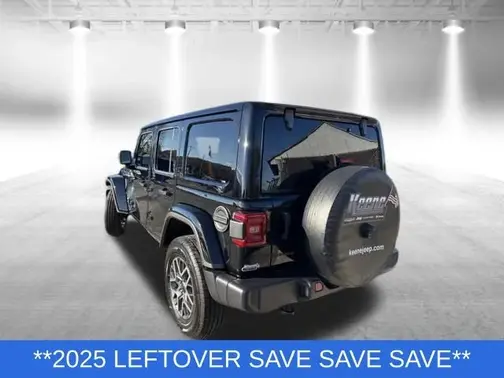 Black Clear-Coat Exterior Paint 2025 Jeep Wrangler Sahara