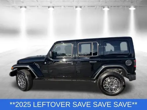 Black Clear-Coat Exterior Paint 2025 Jeep Wrangler Sahara