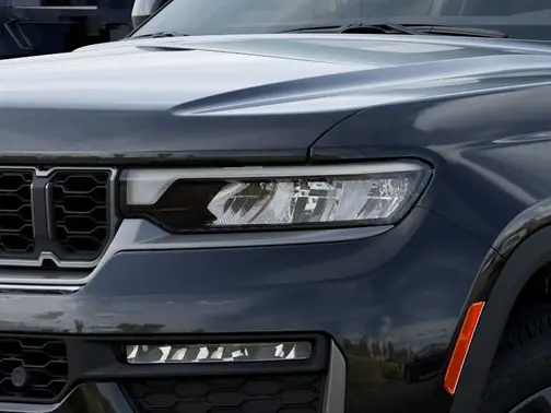 Diamond Black Crystal Pearl-Coat Exterior Paint 2026 Jeep Grand Cherokee