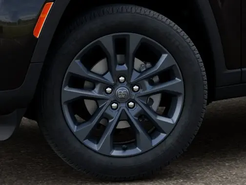 Diamond Black Crystal Pearl-Coat Exterior Paint 2026 Jeep Grand Cherokee