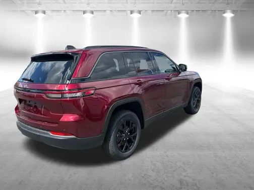 Velvet Red Pearl-Coat Exterior Paint 2026 Jeep Grand Cherokee Laredo Altitude