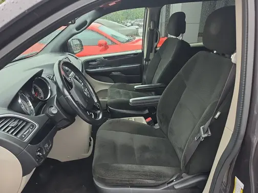 Gray 2015 Dodge Grand Caravan SE Plus