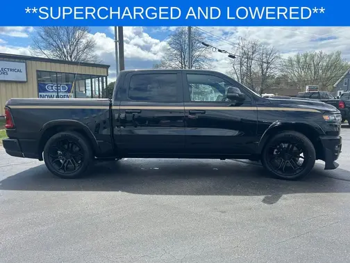 Diamond Black Crystal Pearl-Coat Exterior Paint 2026 RAM 1500 Big Horn/Lone Star