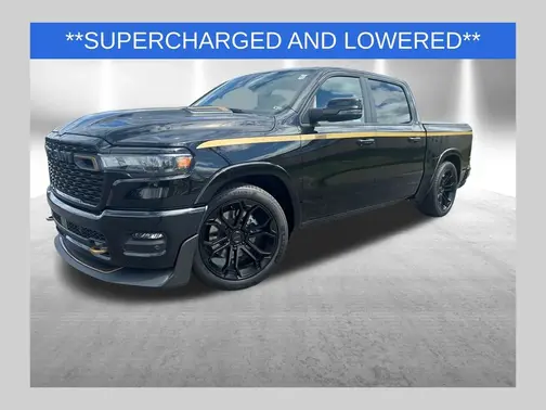 Diamond Black Crystal Pearl-Coat Exterior Paint 2026 RAM 1500 Big Horn/Lone Star