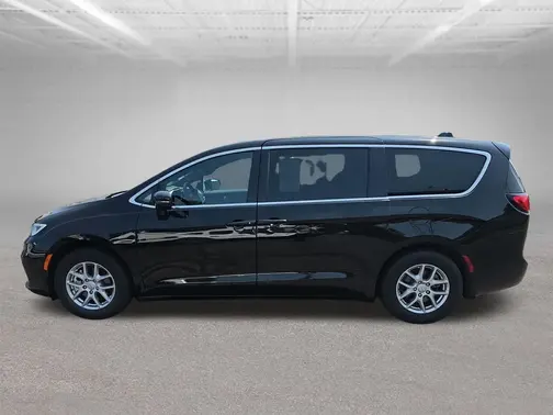 Black 2026 Chrysler Pacifica Select