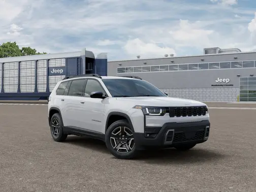 Bright White Clear-Coat Exterior Paint 2026 Jeep Cherokee Laredo