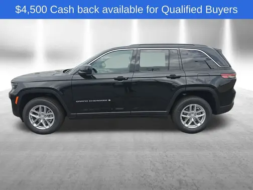 Diamond Black Crystal Pearl-Coat Exterior Paint 2026 Jeep Grand Cherokee Laredo
