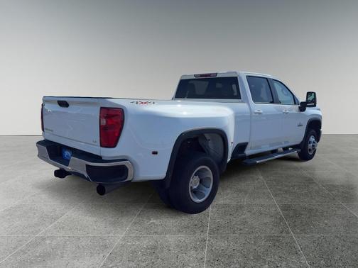 2024 Chevrolet Silverado 3500 LT