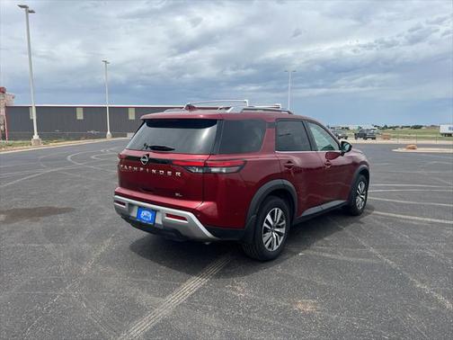 2022 Nissan Pathfinder SL 2WD