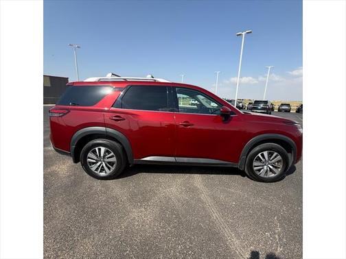 2022 Nissan Pathfinder SL 2WD