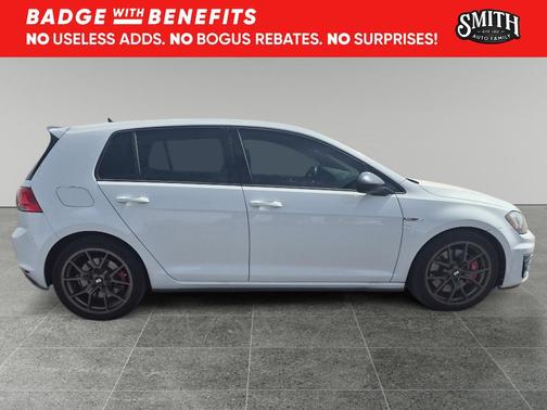 2017 Volkswagen Golf GTI 2.0T SE 4-Door