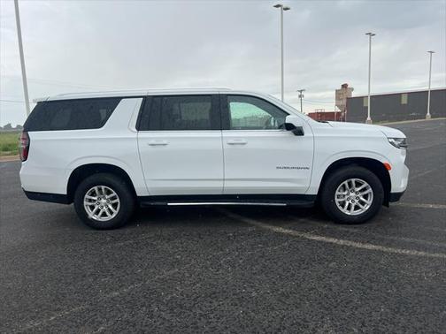 2023 Chevrolet Suburban LT